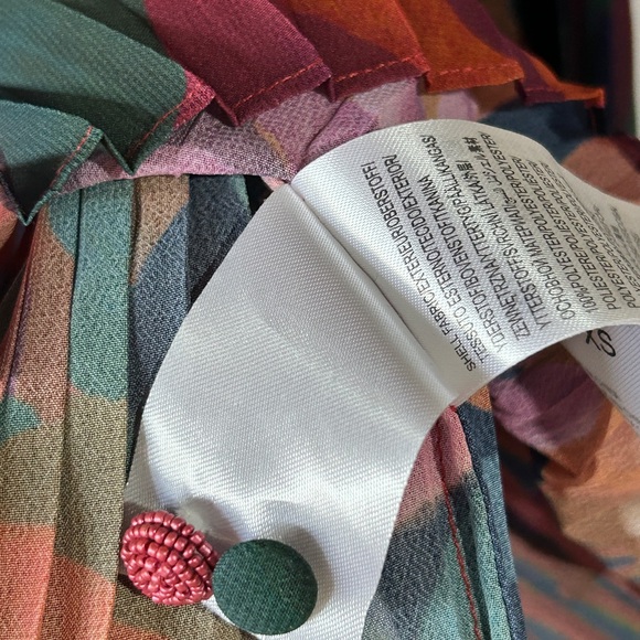 FARM Rio Colorful Pleated Blouse - Picture 9 of 10